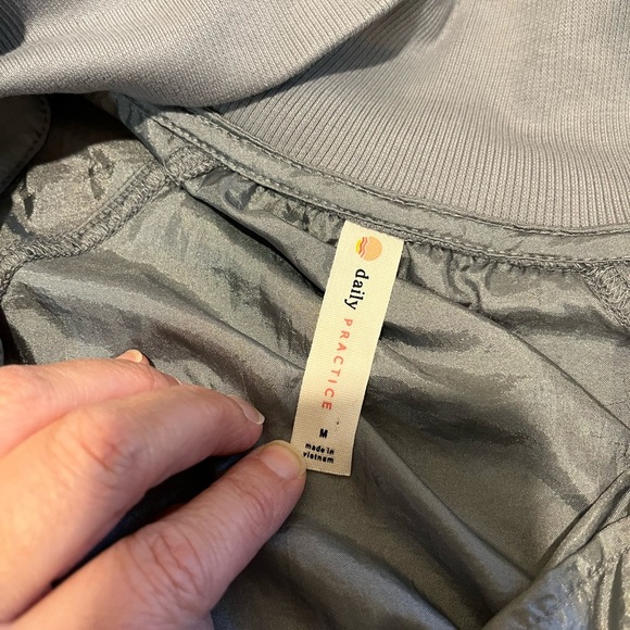 DAILY PRACTICE BY ANTHROPOLOGIE – Size M – Lightweight Blue Drawstring Jacket - Picture 9 of 12